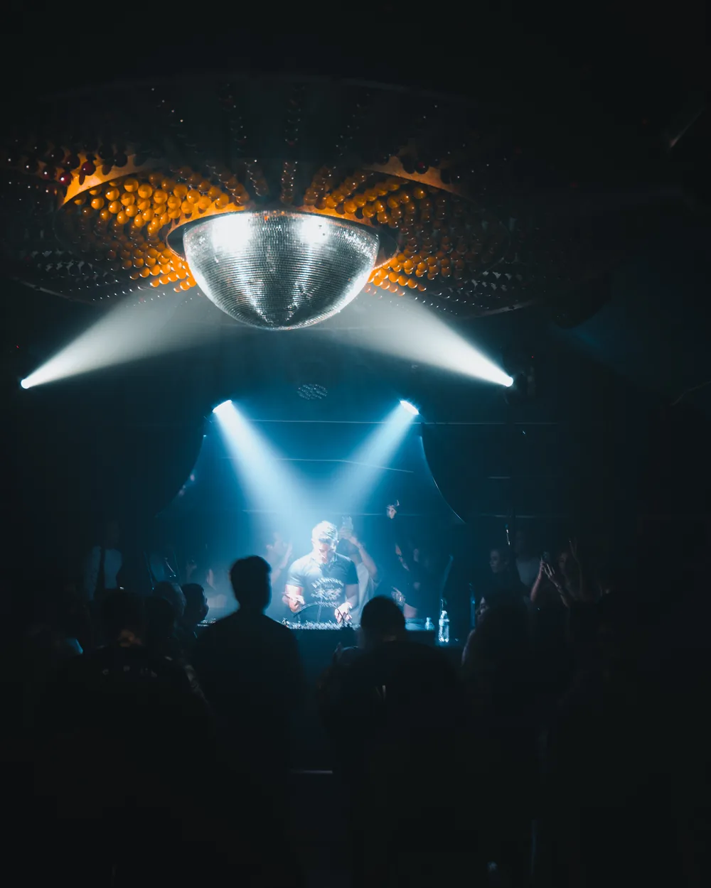Beams across the room at an Intriga night